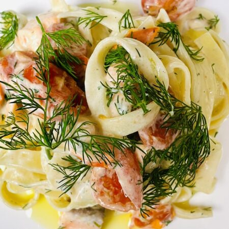 Pasta with salmon, dill and lime