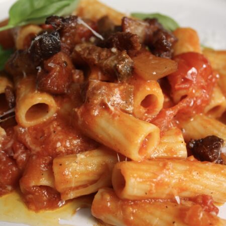 Pasta amatriciana met pecorino en guanciale