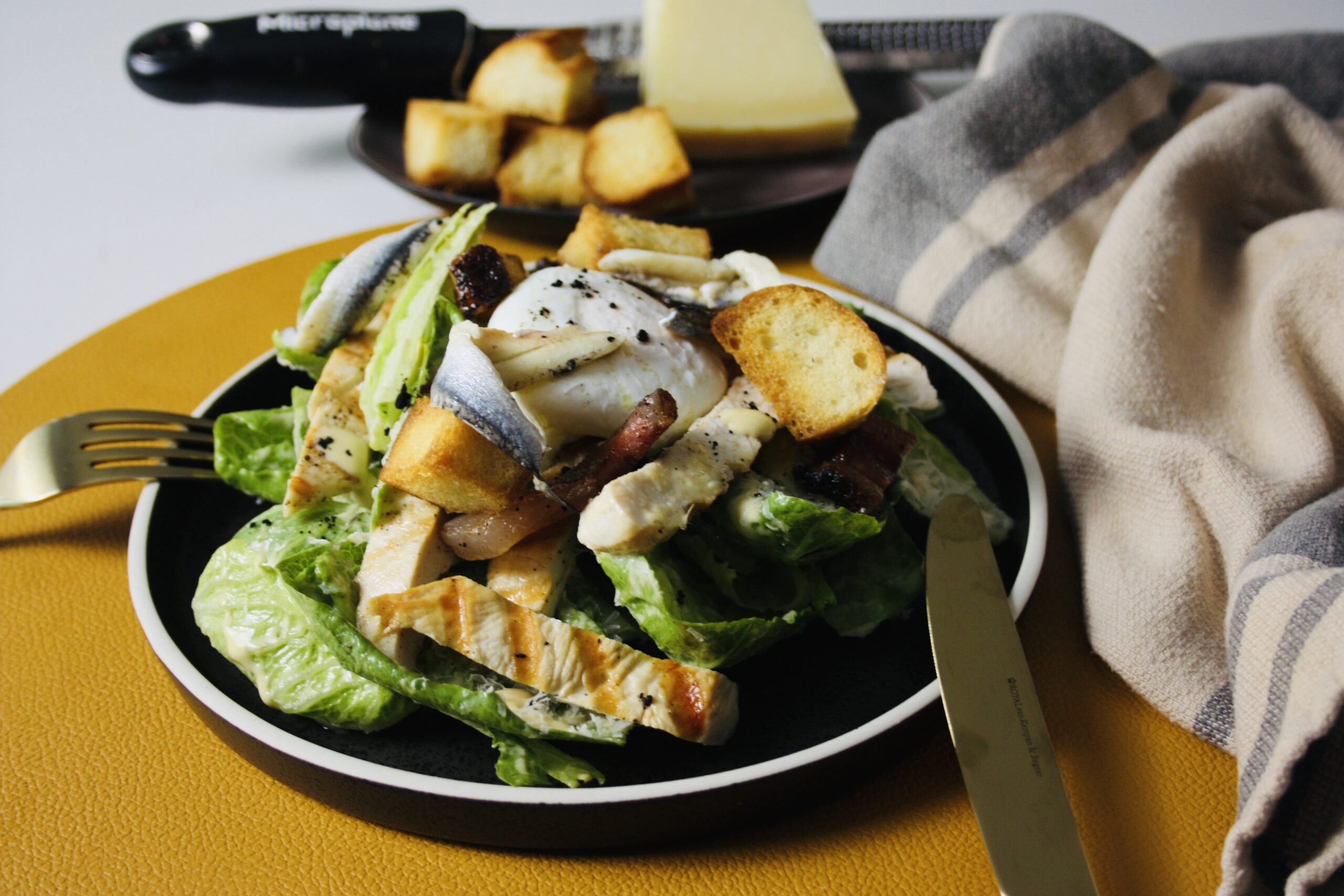 Caesar salad with chicken